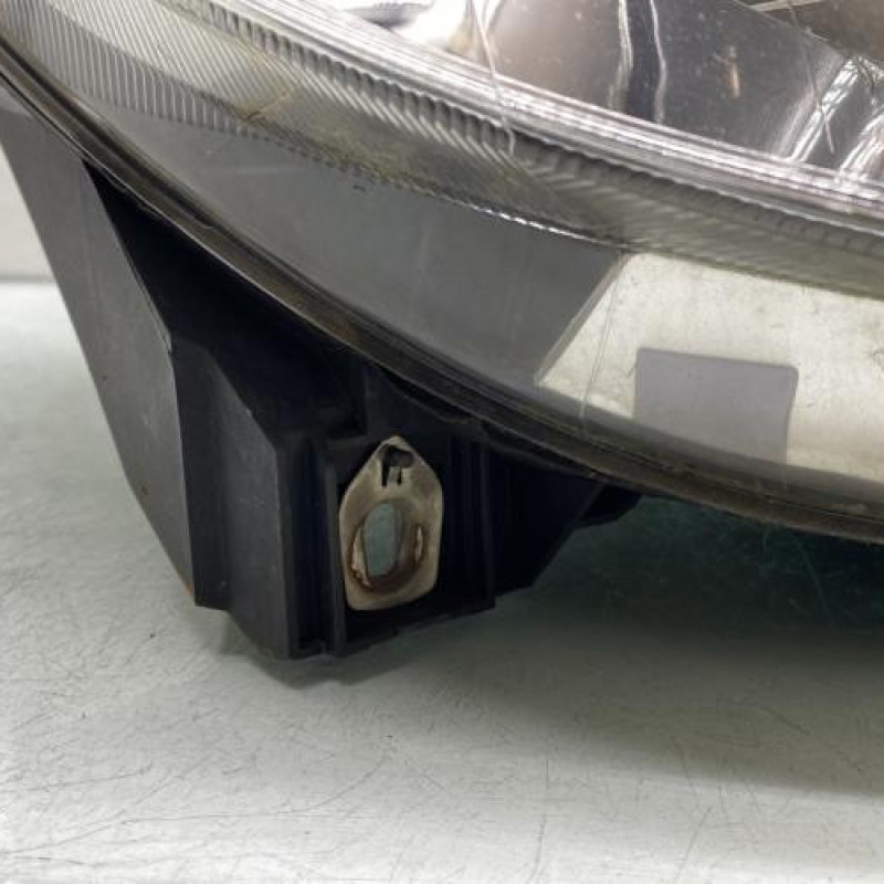 Optique avant principal droit (feux)(phare) MERCEDES CLASSE B 245 Photo n°2