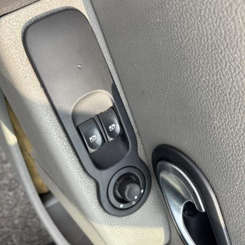 Tambour arriere droit RENAULT MODUS Photo n°10