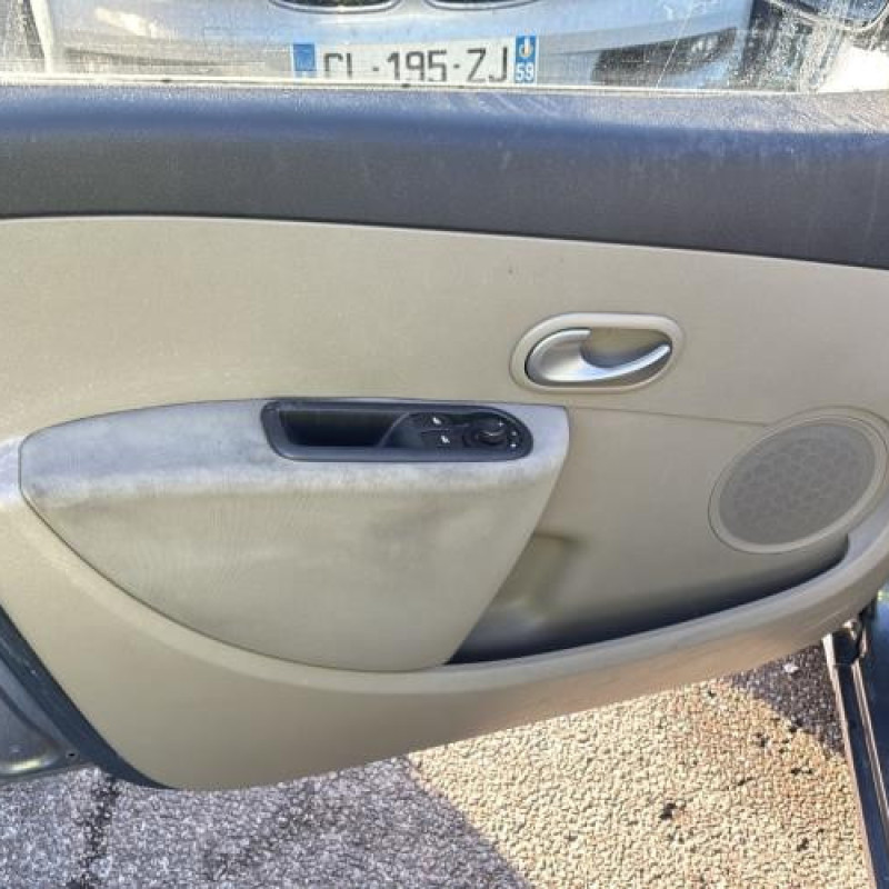 Tambour arriere gauche RENAULT CLIO 3 Photo n°9