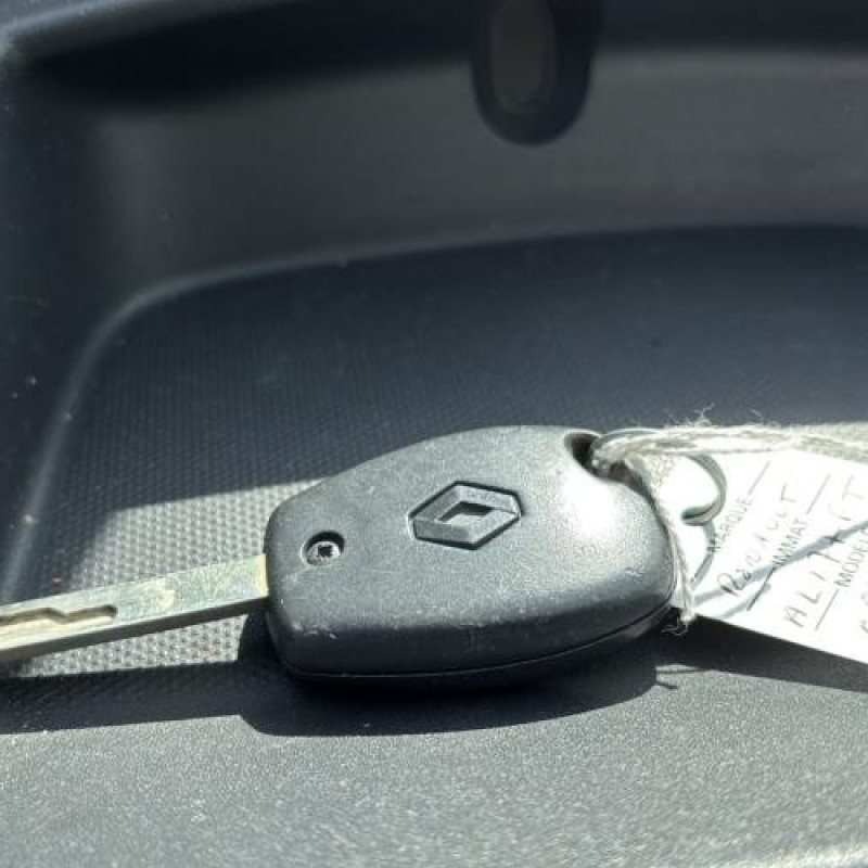 Tambour arriere droit RENAULT CLIO 3 Photo n°9