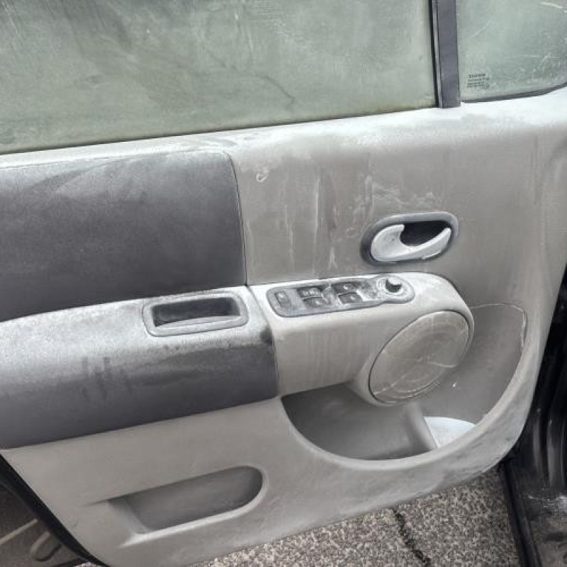 Tambour arriere droit RENAULT MODUS Photo n°9