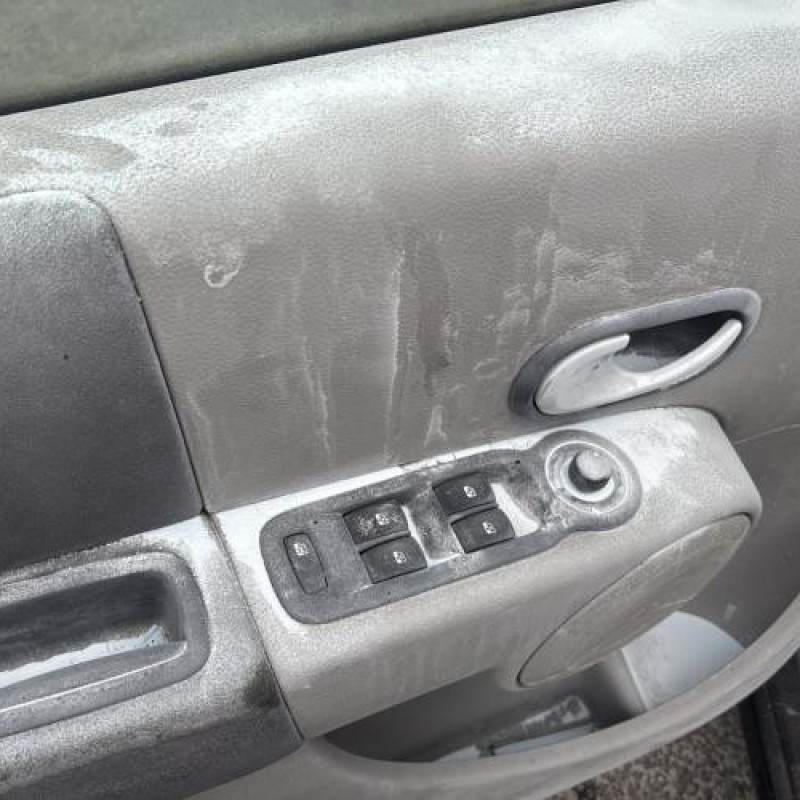 Tambour arriere droit RENAULT MODUS Photo n°10