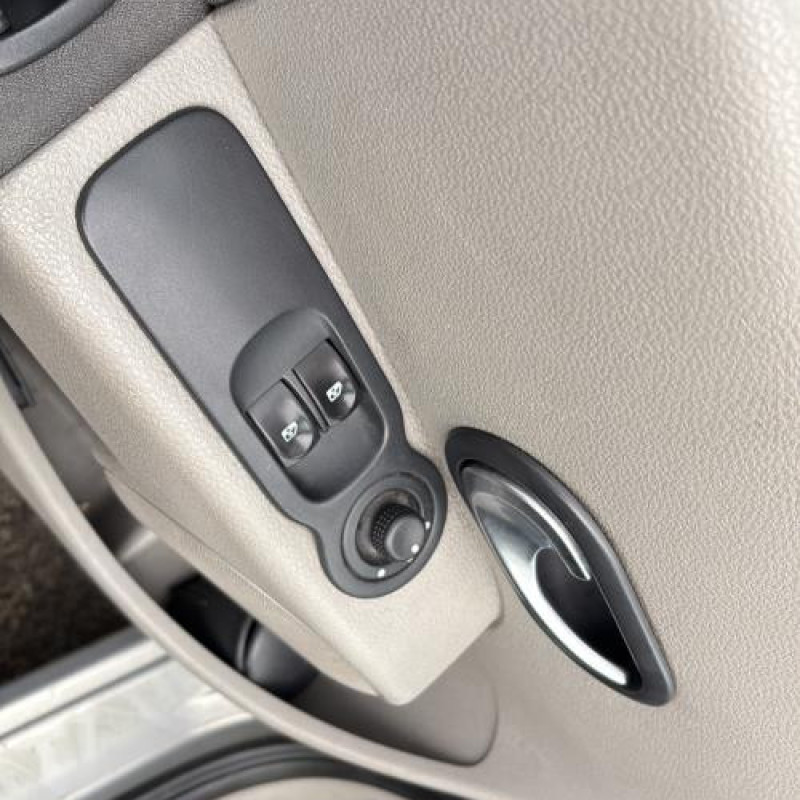 Tambour arriere droit RENAULT MODUS Photo n°10