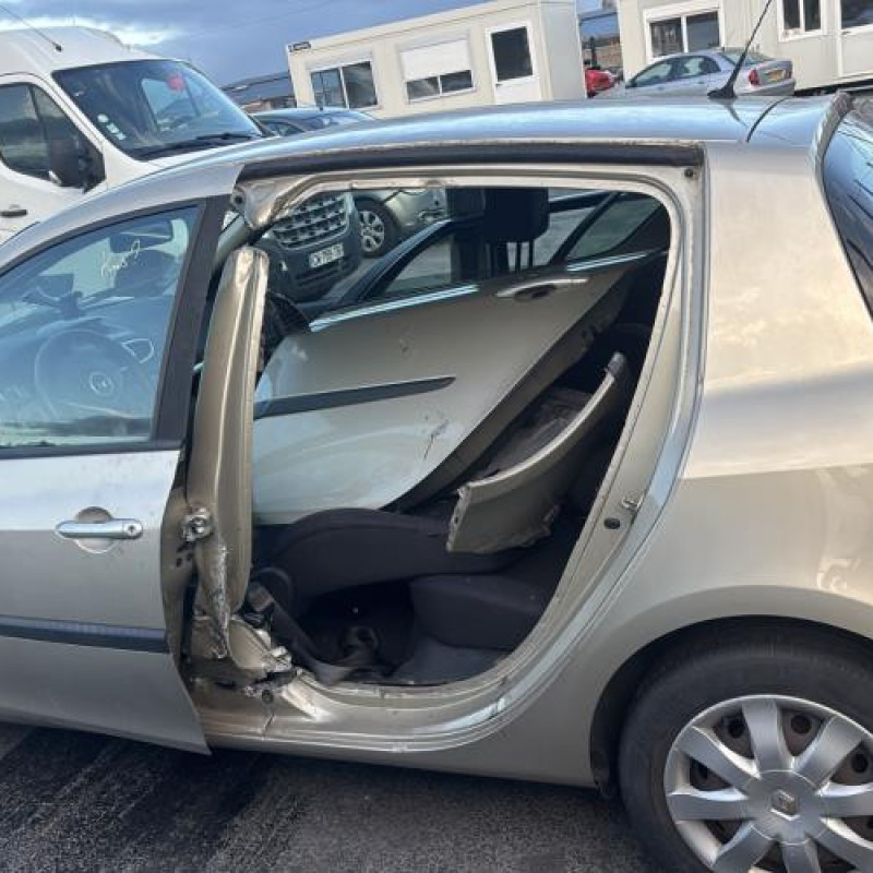 Tambour arriere droit RENAULT CLIO 3 Photo n°6