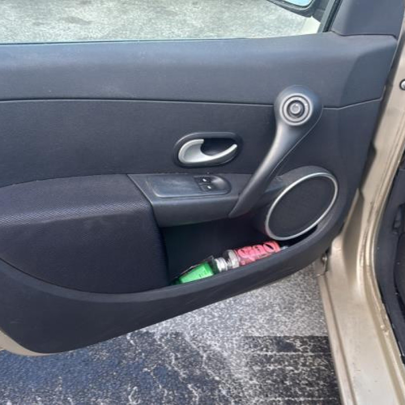 Tambour arriere droit RENAULT CLIO 3 Photo n°9