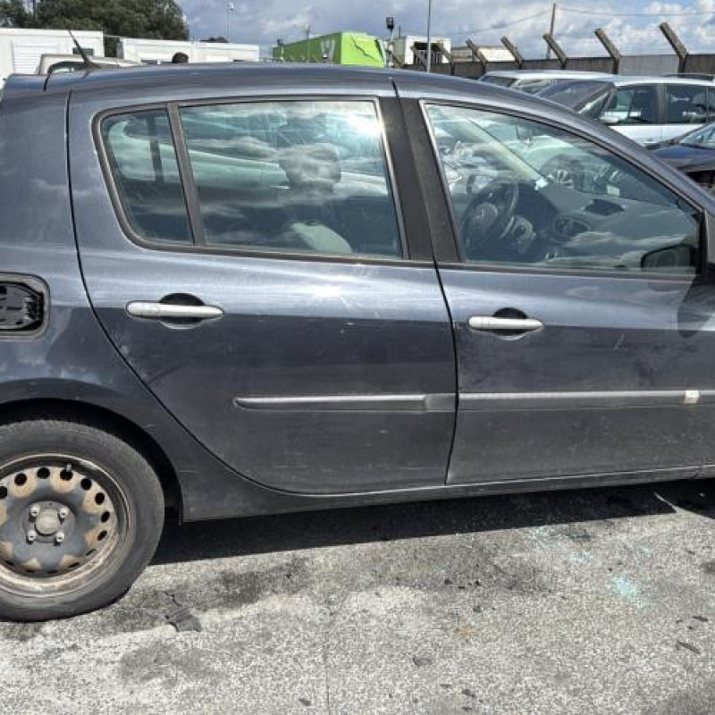 Tambour arriere droit RENAULT CLIO 3 Photo n°9