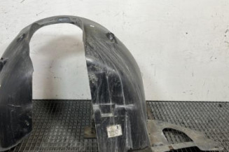 Pare boue avant gauche PEUGEOT 208 1