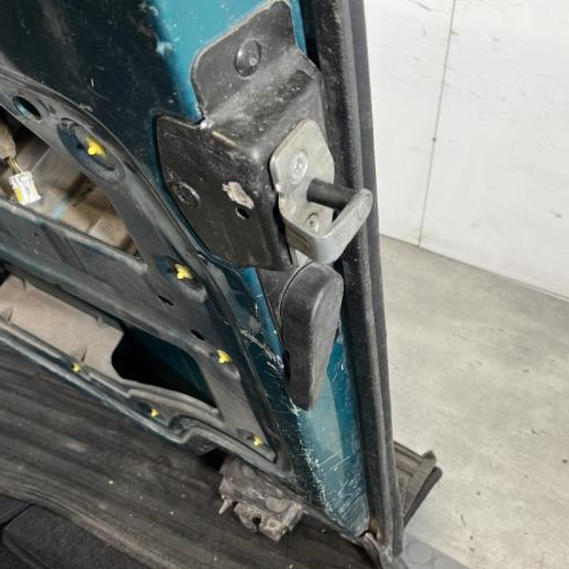 Porte de coffre droit RENAULT TRAFIC 2 Photo n°6