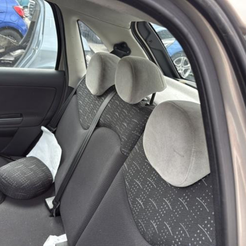 Pare boue avant droit CITROEN C3 1 Photo n°17