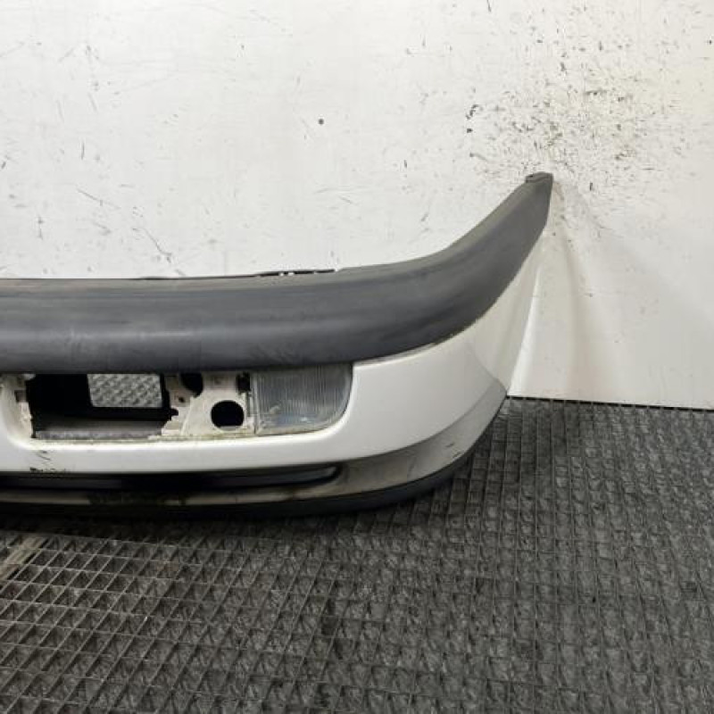 Pare choc avant VOLKSWAGEN PASSAT 3 Photo n°3