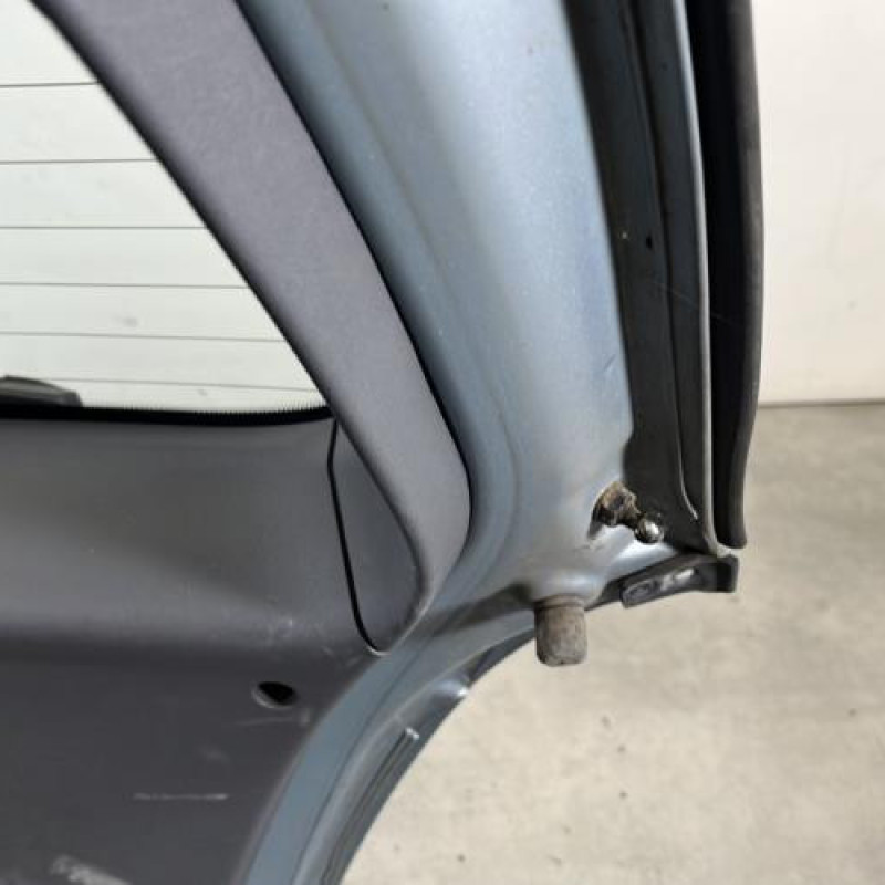 Malle/Hayon arriere KIA RIO 2 Photo n°8