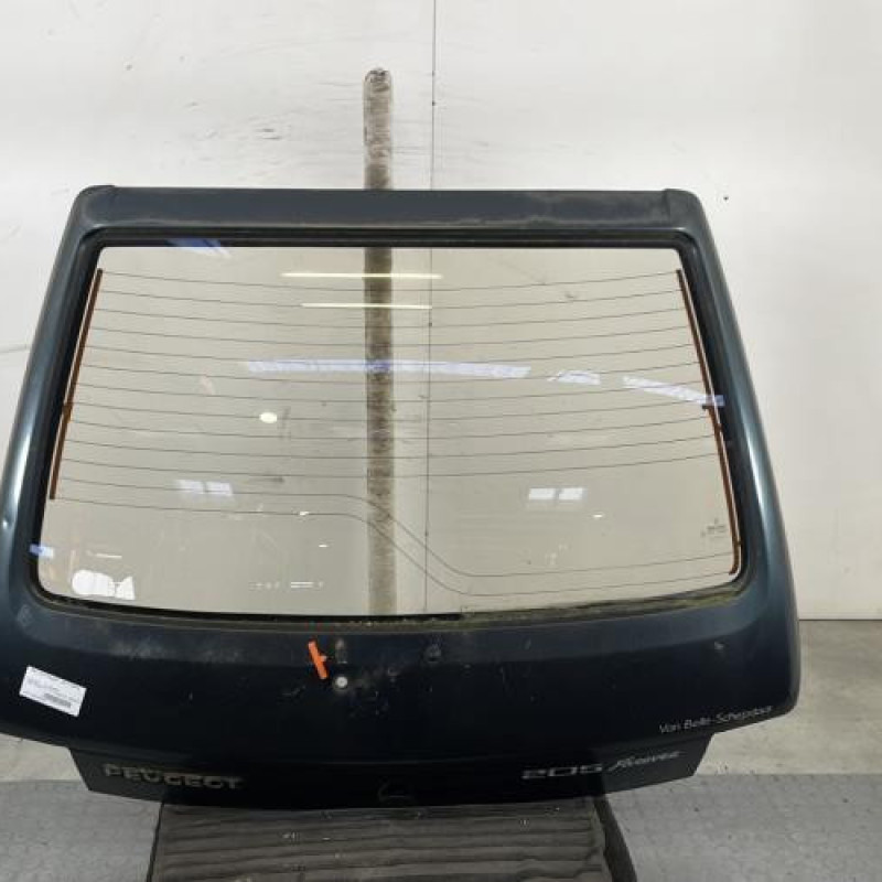 Malle/Hayon arriere PEUGEOT 205 Photo n°1