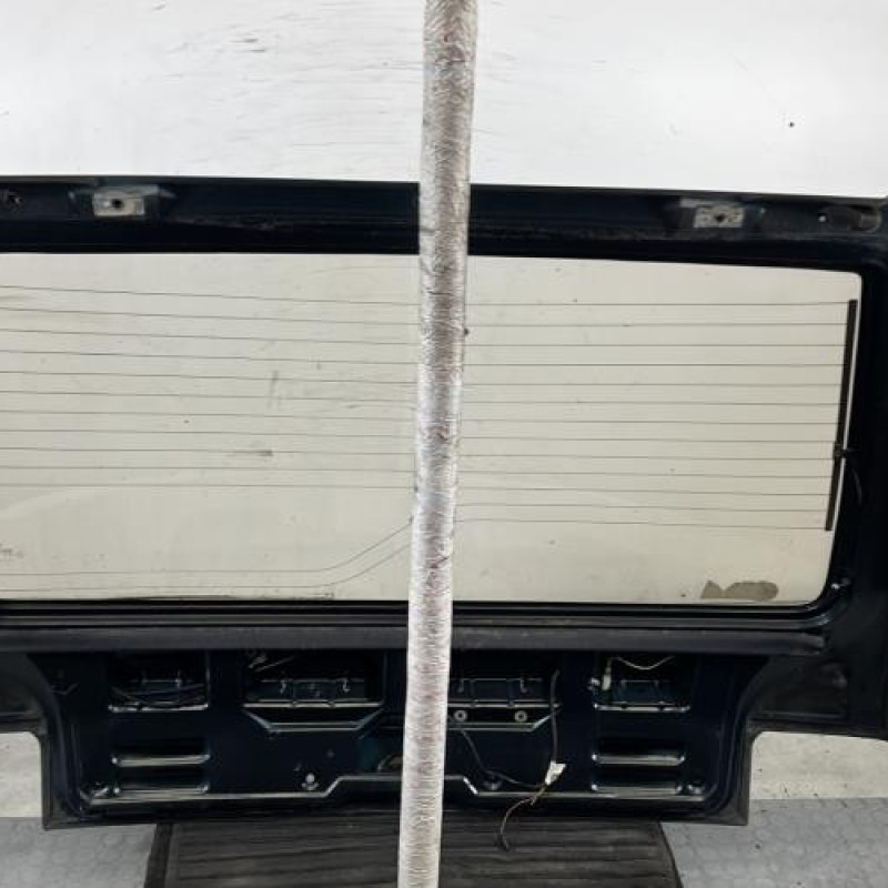 Malle/Hayon arriere PEUGEOT 205 Photo n°12