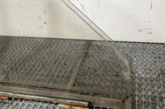 Vitre avant droit PEUGEOT 205