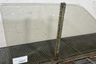 Vitre avant droit PEUGEOT 205