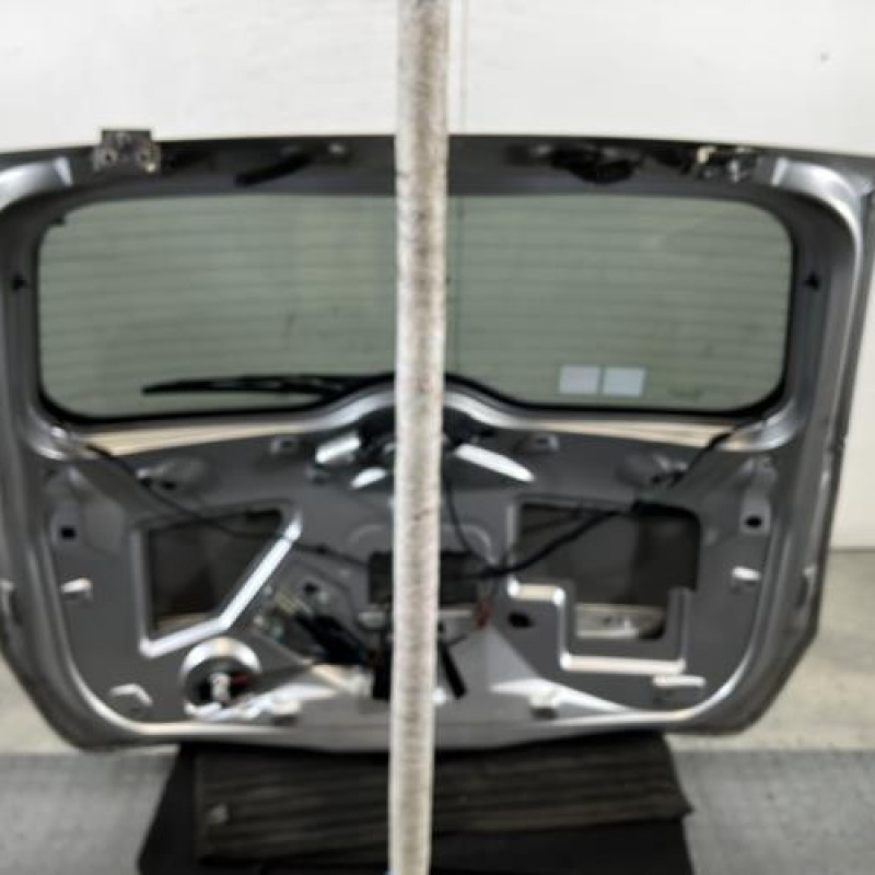 Malle/Hayon arriere FORD FUSION Photo n°11