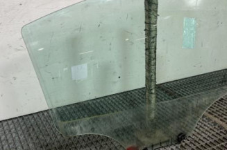 Vitre arriere droit PEUGEOT 208 1