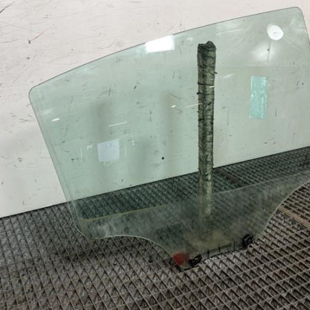 Vitre arriere droit PEUGEOT 208 1
