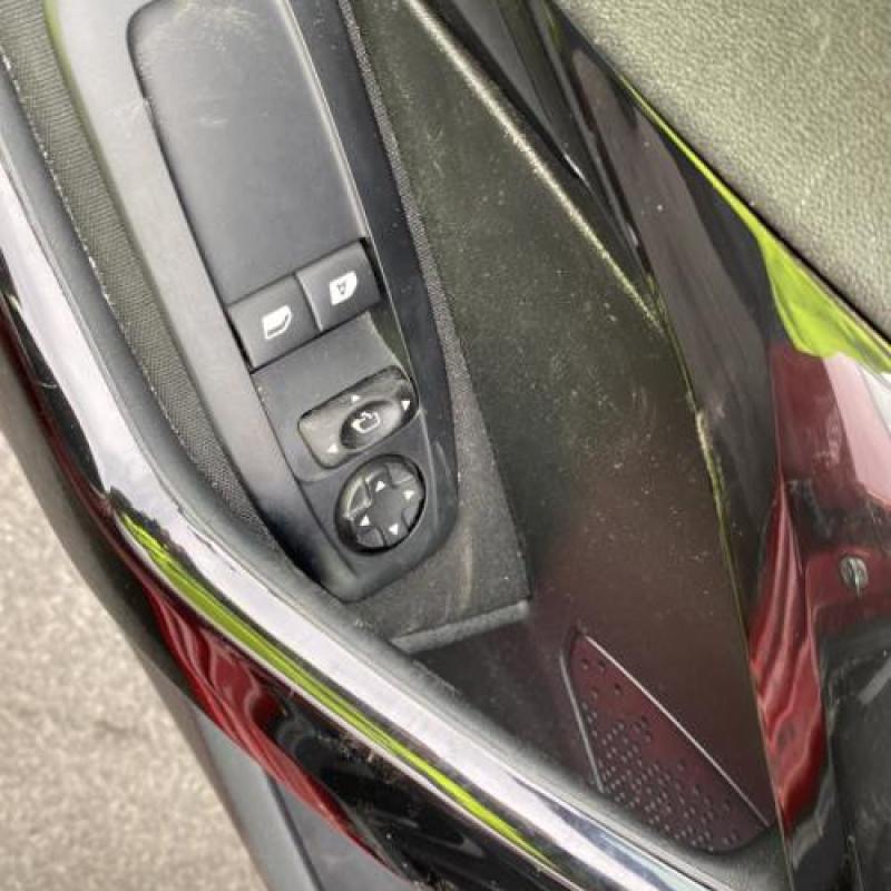 Vitre arriere droit PEUGEOT 208 1 Photo n°16