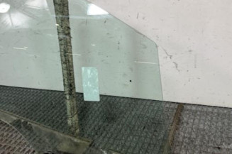 Vitre avant droit PEUGEOT 208 1