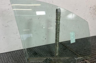 Vitre avant droit PEUGEOT 208 1