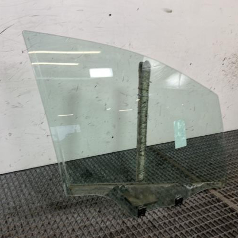 Vitre avant droit PEUGEOT 208 1 Photo n°3