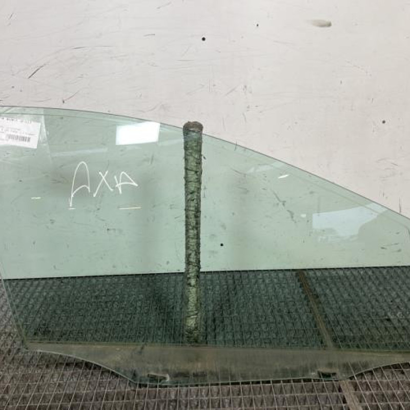 Vitre avant droit MERCEDES CLASSE B 245 Photo n°1