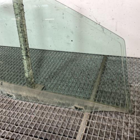 Vitre avant droit MERCEDES CLASSE B 245