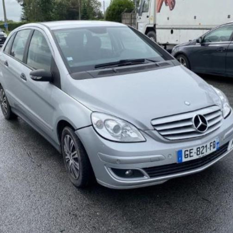 Vitre avant droit MERCEDES CLASSE B 245 Photo n°17