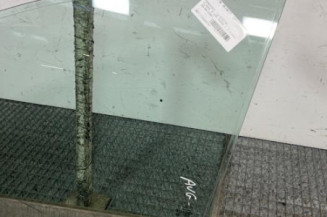 Vitre avant gauche MERCEDES CLASSE B 245