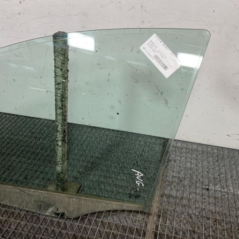 Vitre avant gauche MERCEDES CLASSE B 245 Photo n°3