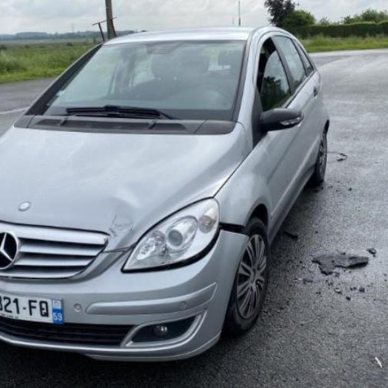 Vitre avant gauche MERCEDES CLASSE B 245 Photo n°8