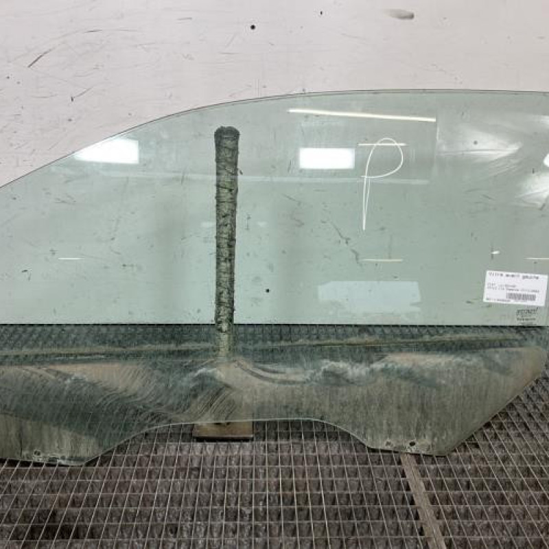 Vitre avant gauche FIAT STILO Photo n°1