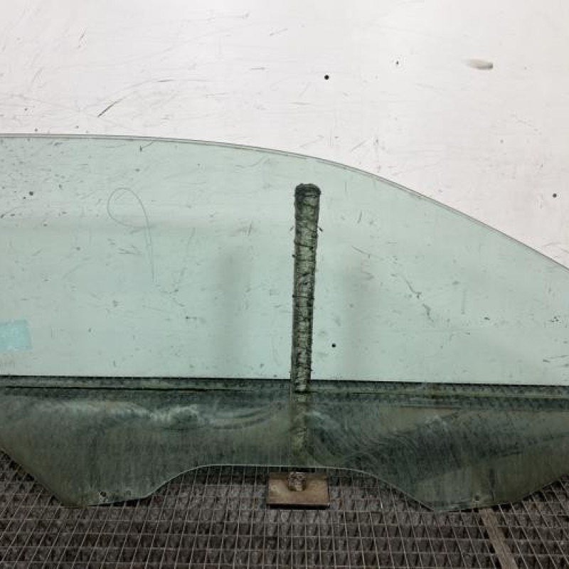 Vitre avant gauche FIAT STILO Photo n°4