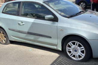 Vitre avant gauche FIAT STILO