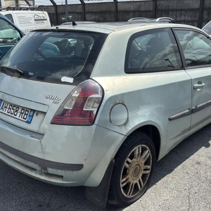 Vitre avant gauche FIAT STILO Photo n°9