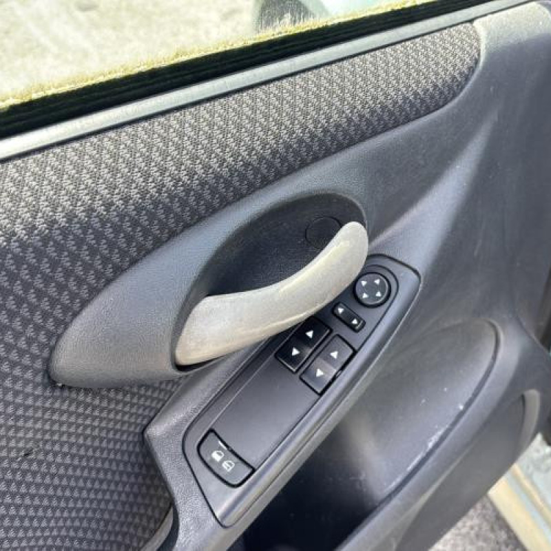 Vitre avant gauche FIAT STILO Photo n°16