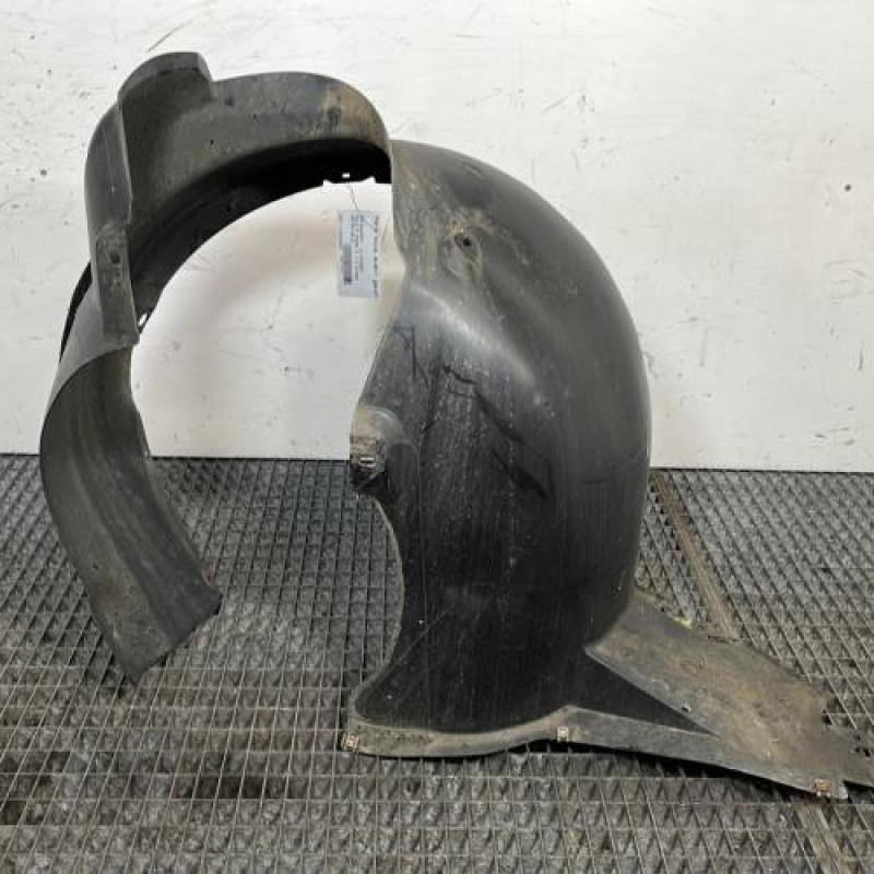 Pare boue avant gauche VOLKSWAGEN POLO 5 Photo n°2