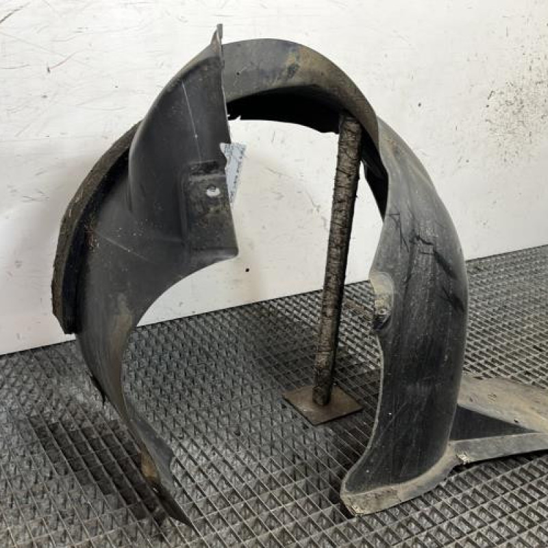 Pare boue avant gauche VOLKSWAGEN POLO 5 Photo n°3