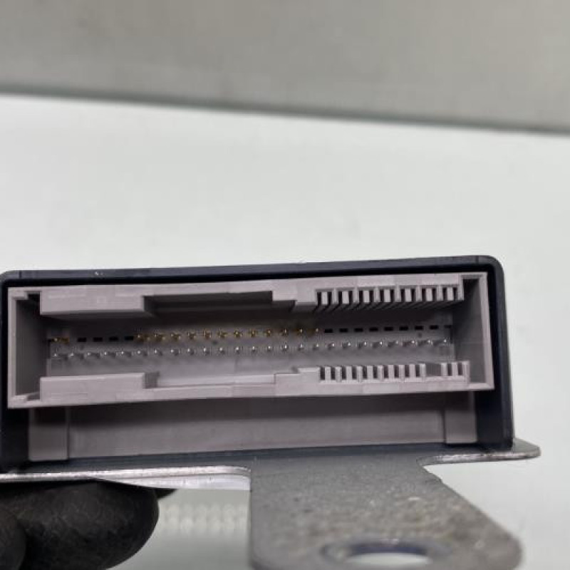 Boitier air bag RENAULT CLIO 4 Photo n°3