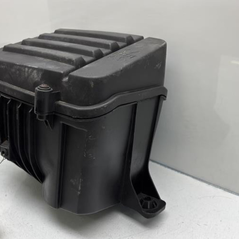 Boitier filtre a air VOLKSWAGEN CADDY 3 Photo n°3