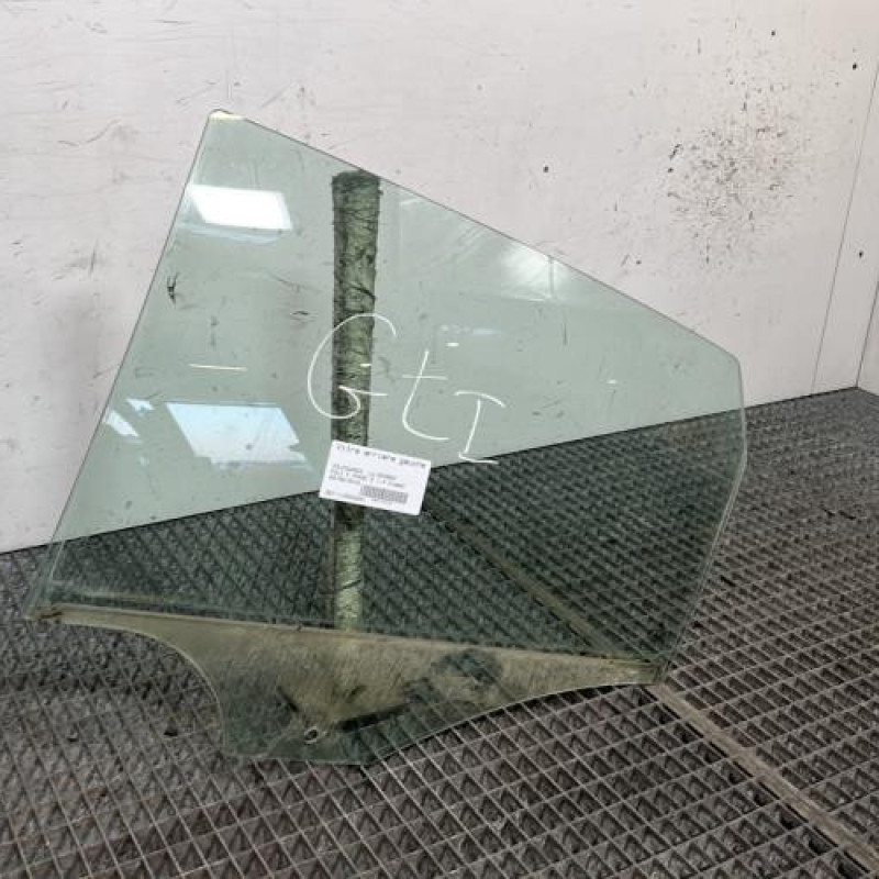 Vitre arriere gauche VOLKSWAGEN POLO 5 Photo n°3