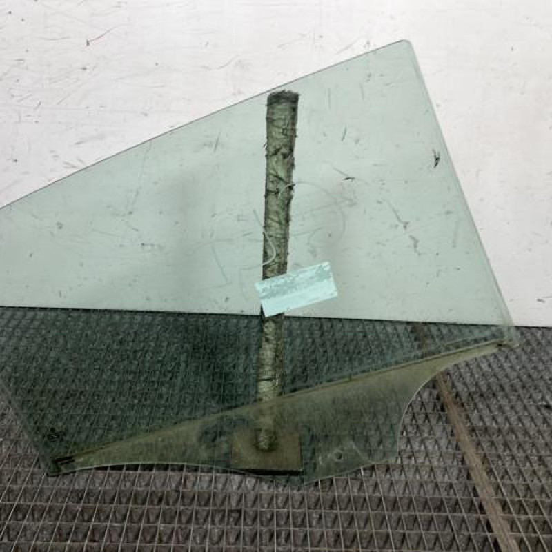 Vitre arriere gauche VOLKSWAGEN POLO 5 Photo n°4