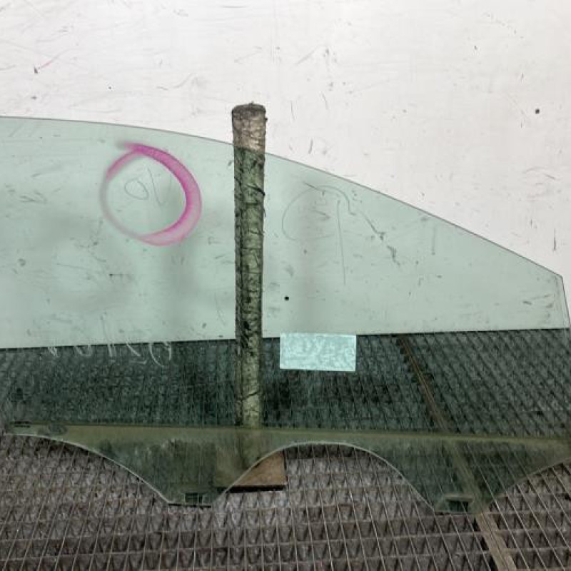 Vitre avant gauche VOLKSWAGEN POLO 5 Photo n°4