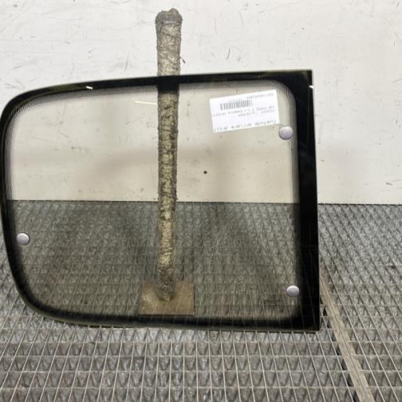 Custode arriere droit PEUGEOT 205 Photo n°1