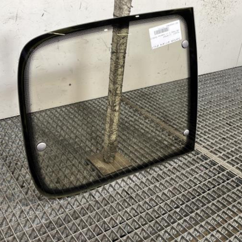 Custode arriere droit PEUGEOT 205 Photo n°2