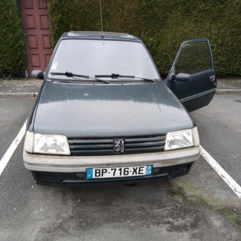 Custode arriere gauche PEUGEOT 205 Photo n°6