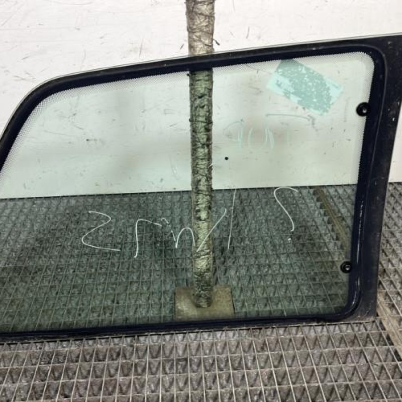 Custode arriere gauche PEUGEOT 106 Photo n°4