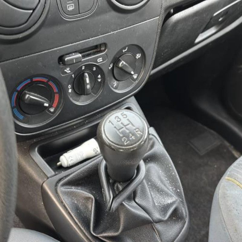 Reservoir essence PEUGEOT BIPPER Photo n°15