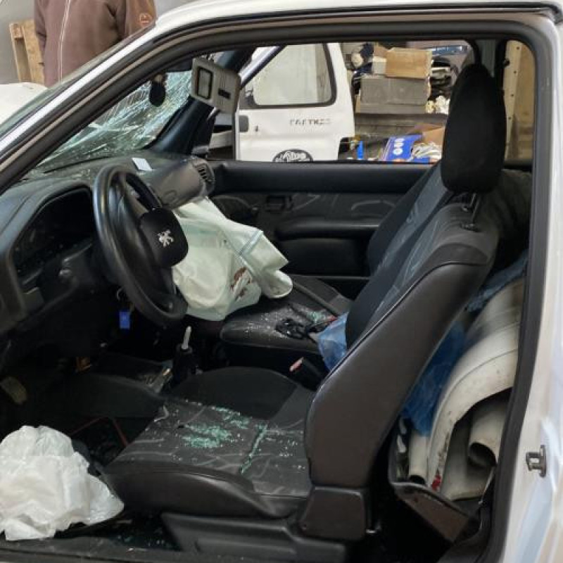 Tambour arriere gauche PEUGEOT 106 Photo n°7